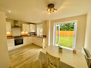 Kitchen/Diner- click for photo gallery